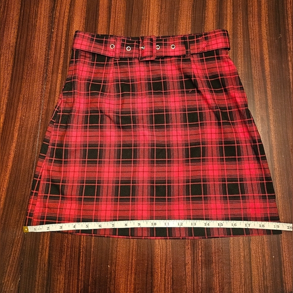 Divided by H&M Red Black Plaid Mini Skirt Belted Academia Grunge Punk Sz 4 EUC - Picture 6 of 8